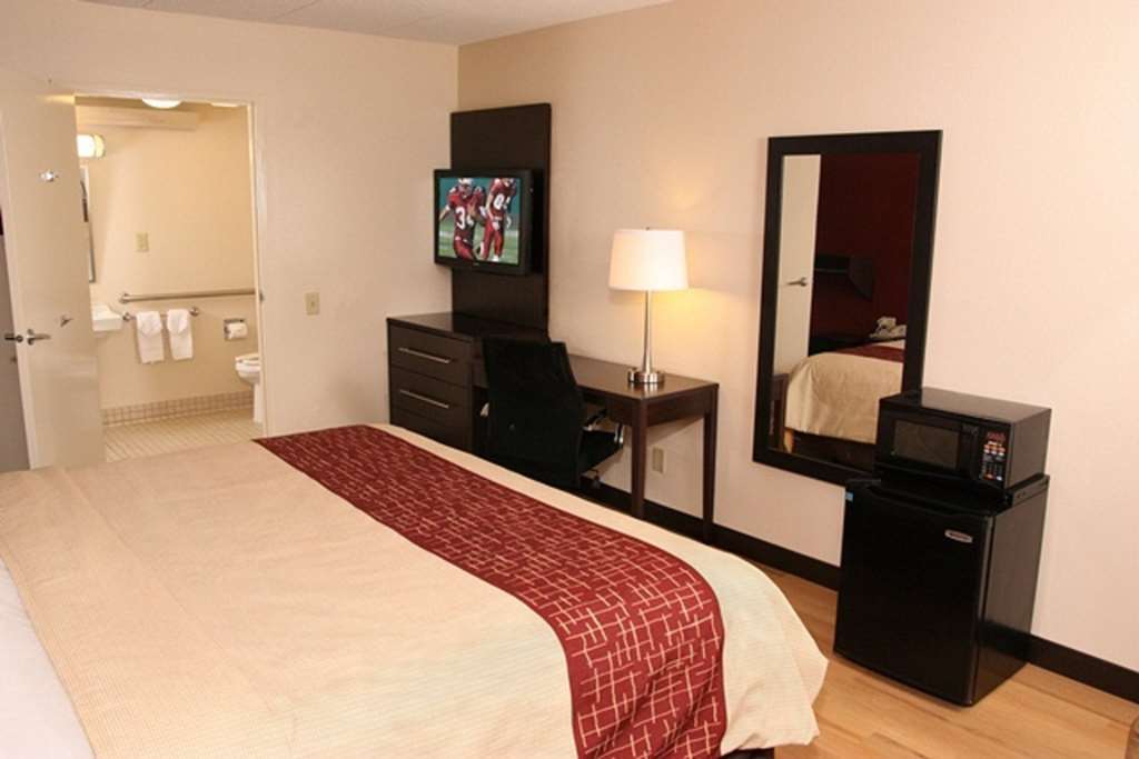 Red Roof Inn Plus+ Washington Dc Rockville Room photo